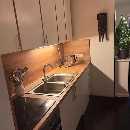 Çiftlik konaklama Kuschliger Schaeferwagen Auf Wiese Autark Hausbreitenbach