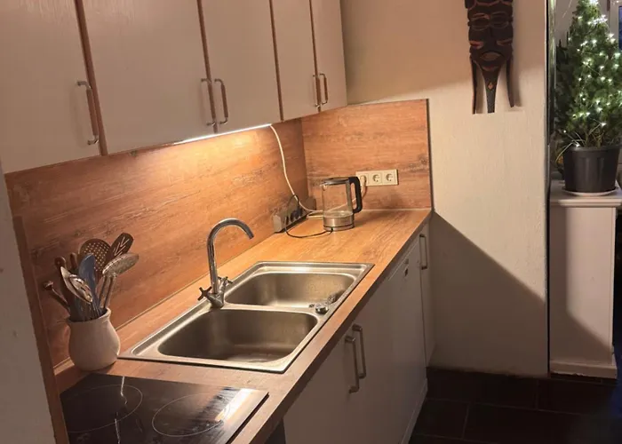 Çiftlik konaklama Kuschliger Schaeferwagen Auf Wiese Autark Hausbreitenbach